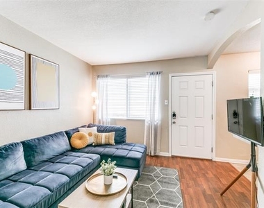 5814 Worth Street - Photo Thumbnail 4