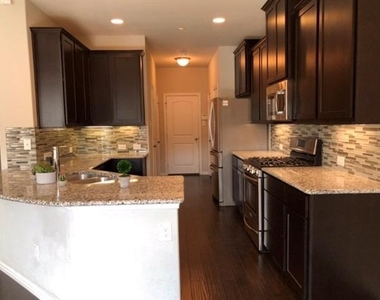 4800 Bridgewater Street - Photo Thumbnail 5