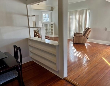 725 Peach Street - Photo Thumbnail 1