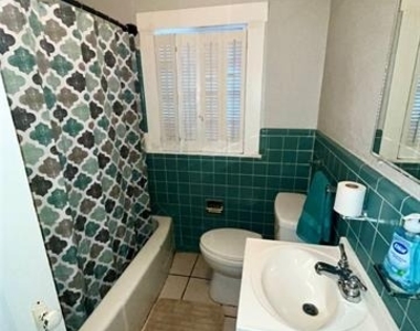 725 Peach Street - Photo Thumbnail 10