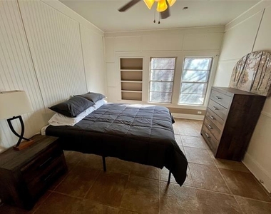 725 Peach Street - Photo Thumbnail 4