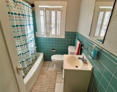 725 Peach Street - Photo Thumbnail 6