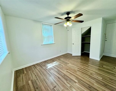 2309 Wesley Street - Photo Thumbnail 13