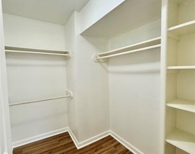 2309 Wesley Street - Photo Thumbnail 17