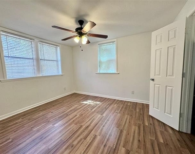 2309 Wesley Street - Photo Thumbnail 14