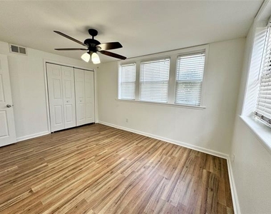 2309 Wesley Street - Photo Thumbnail 10