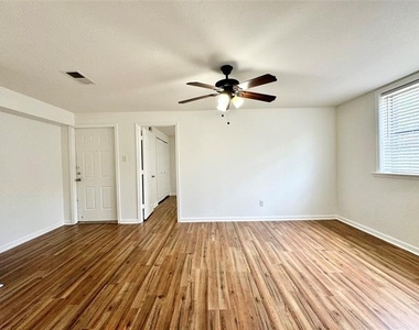 2309 Wesley Street - Photo Thumbnail 3