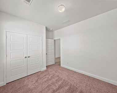 622 Saxony Drive - Photo Thumbnail 8