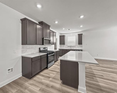 622 Saxony Drive - Photo Thumbnail 11