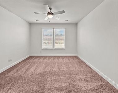 622 Saxony Drive - Photo Thumbnail 21