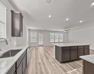 622 Saxony Drive - Photo Thumbnail 20