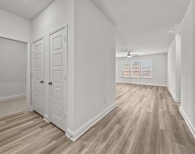 622 Saxony Drive - Photo Thumbnail 9