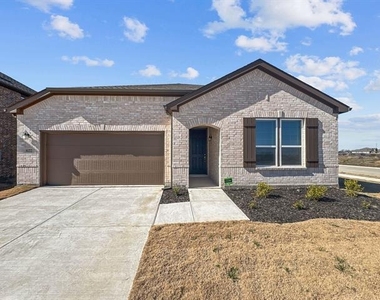 622 Saxony Drive - Photo Thumbnail 2