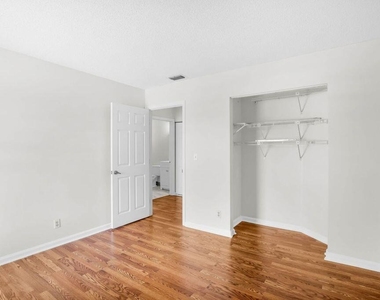 3300 Jaywood Terrace - Photo Thumbnail 22