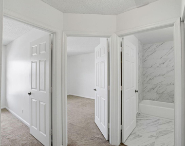 3300 Jaywood Terrace - Photo Thumbnail 9