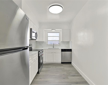 2864 Ne 32nd Street - Photo Thumbnail 5