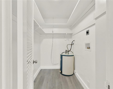 2864 Ne 32nd Street - Photo Thumbnail 9