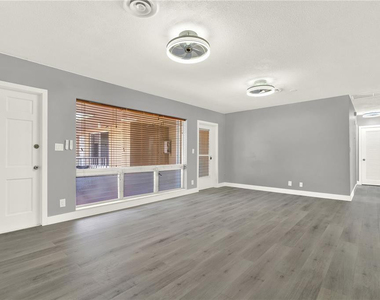 2864 Ne 32nd Street - Photo Thumbnail 2