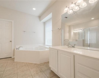 2338 Falcon Point Drive - Photo Thumbnail 7