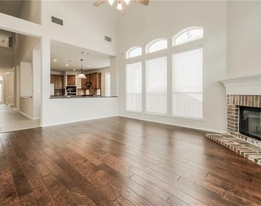 2338 Falcon Point Drive - Photo Thumbnail 4
