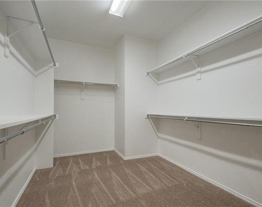 2338 Falcon Point Drive - Photo Thumbnail 8