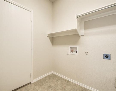 2338 Falcon Point Drive - Photo Thumbnail 16
