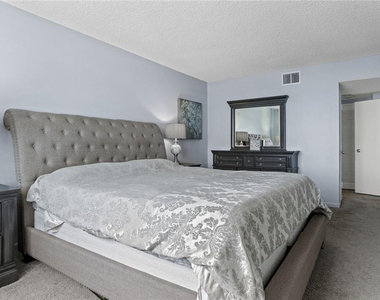 3725 S Ocean Drive - Photo Thumbnail 13