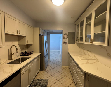 3725 S Ocean Drive - Photo Thumbnail 9