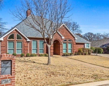 2942 Woodland Hills Drive - Photo Thumbnail 1