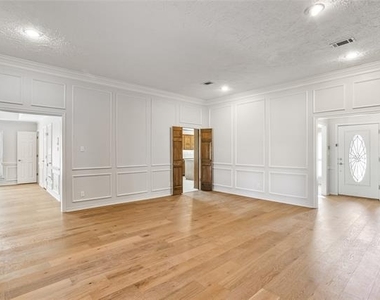2942 Woodland Hills Drive - Photo Thumbnail 6