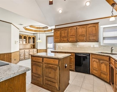 2942 Woodland Hills Drive - Photo Thumbnail 10
