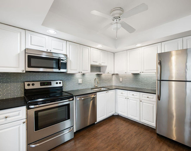 2851 S Palm Aire Drive - Photo Thumbnail 6