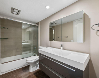 2851 S Palm Aire Drive - Photo Thumbnail 16