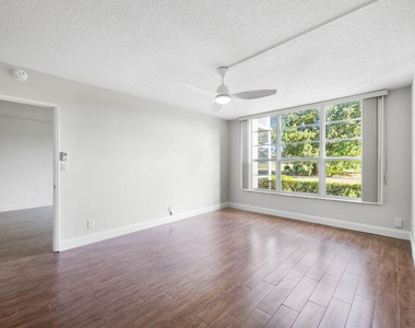 2851 S Palm Aire Drive - Photo Thumbnail 9