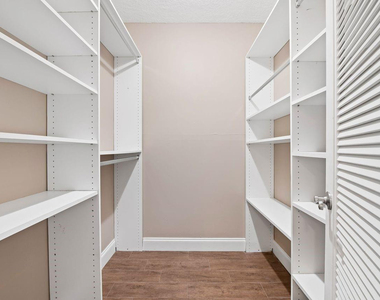 2851 S Palm Aire Drive - Photo Thumbnail 13