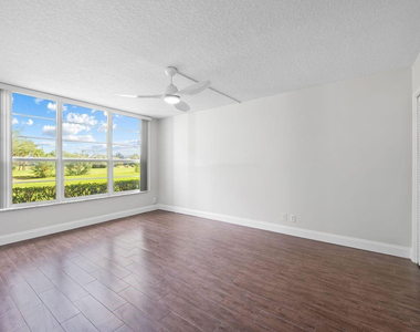 2851 S Palm Aire Drive - Photo Thumbnail 7