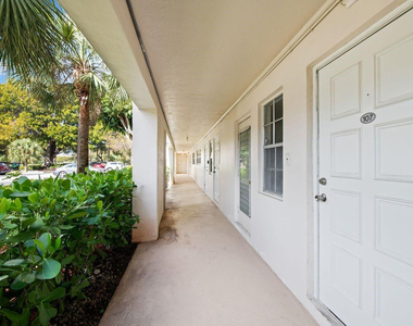 2851 S Palm Aire Drive - Photo Thumbnail 2
