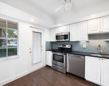 2851 S Palm Aire Drive - Photo Thumbnail 5