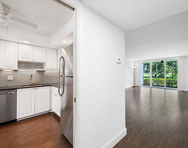 2851 S Palm Aire Drive - Photo Thumbnail 4
