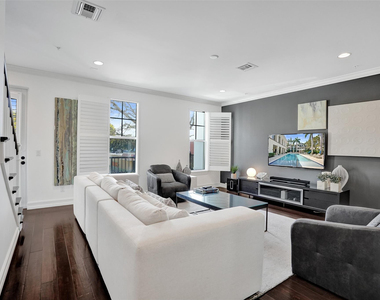 381 E Cannery Row Circle - Photo Thumbnail 3