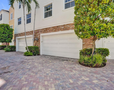 381 E Cannery Row Circle - Photo Thumbnail 44