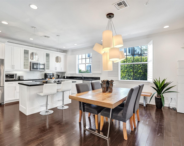 381 E Cannery Row Circle - Photo Thumbnail 8