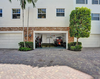 381 E Cannery Row Circle - Photo Thumbnail 43
