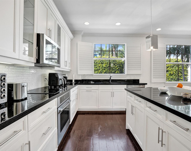 381 E Cannery Row Circle - Photo Thumbnail 13