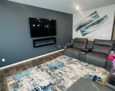 107 Stonewater Drive - Photo Thumbnail 4