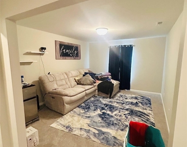 107 Stonewater Drive - Photo Thumbnail 8