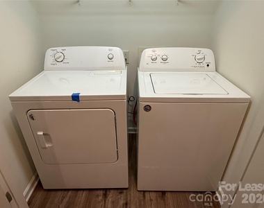 6319 Elliott Drive - Photo Thumbnail 17