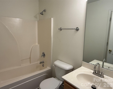 6319 Elliott Drive - Photo Thumbnail 13