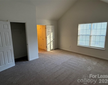 6319 Elliott Drive - Photo Thumbnail 10