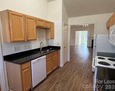 6319 Elliott Drive - Photo Thumbnail 6